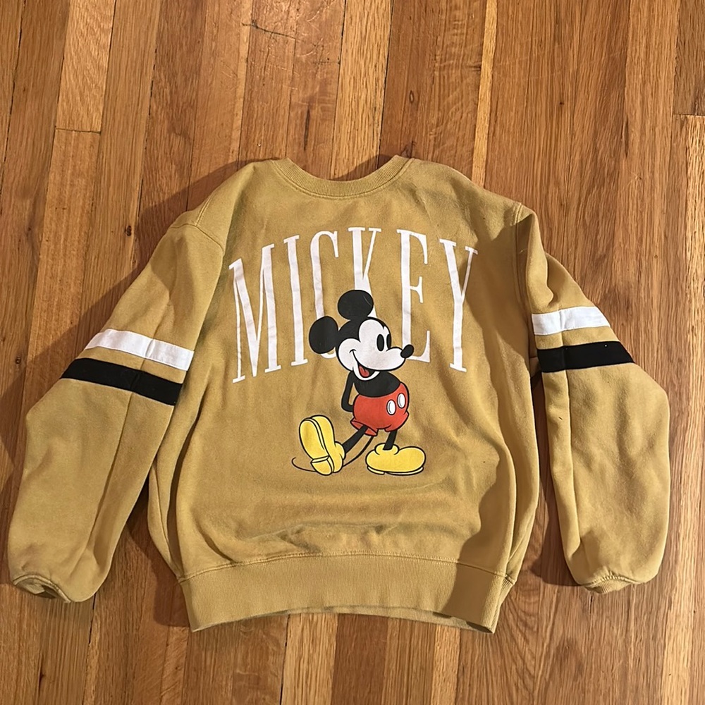 Long sleeve sweatshirt